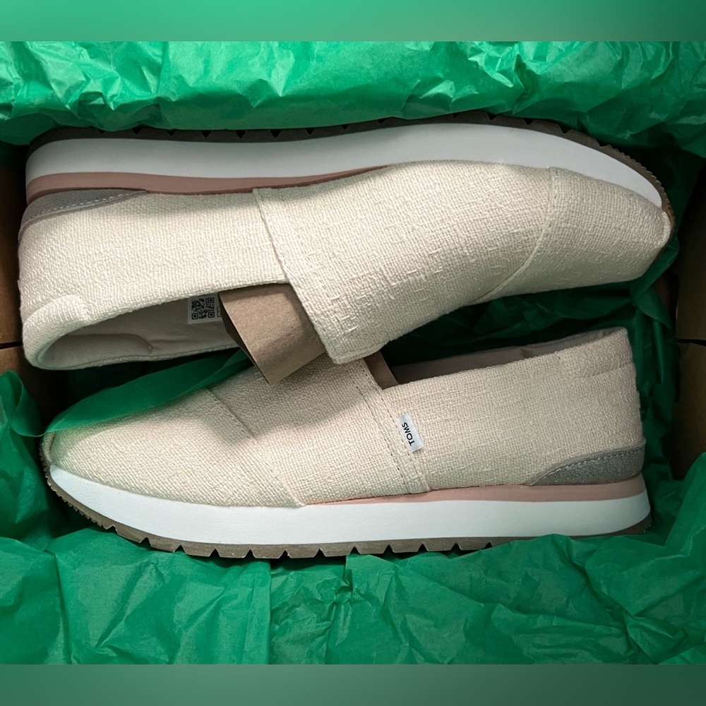 TOMS Resident Plus Shoes NWT - Picture 2 of 16